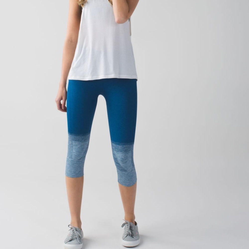 Lululemon Seamlessly Street Crop-Heathered Poseidon Blue-Size 4-Yoga/Gym/Ombre